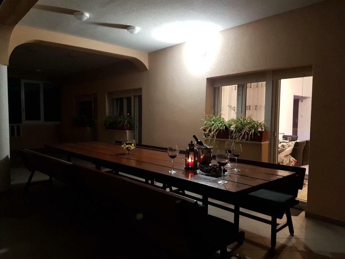 Villa Ana Maria Kamen Luaran gambar